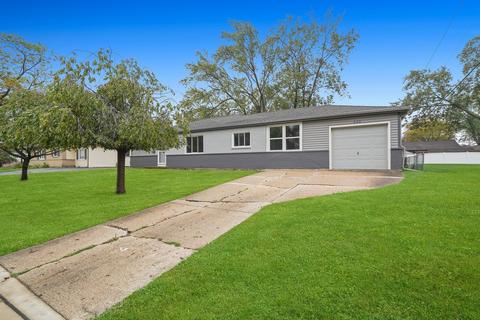325 Apache Ln, Hoffman Estates, IL 60169 photo 1