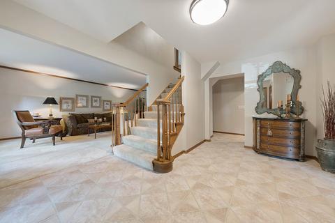 799 E Gartner Rd, Naperville, IL 60540 photo 3