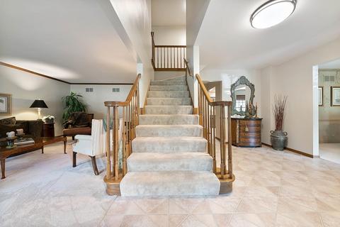799 E Gartner Rd, Naperville, IL 60540 photo 4