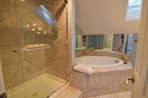 208 N Oak Ave, Bartlett, IL 60103 photo 15