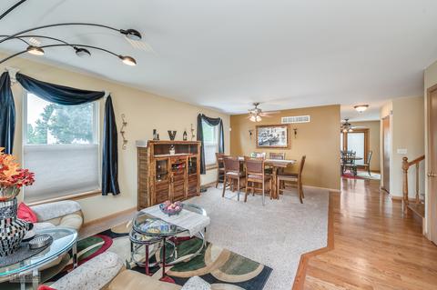 2205 Cedar Ridge Dr, Plainfield, IL 60586 photo 3