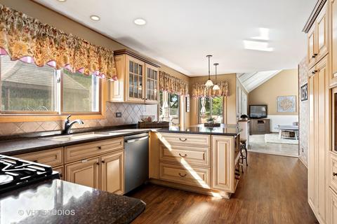 735 Cimarron Dr, Cary, IL 60013 photo 8