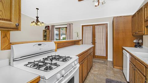 2214 Fulle St, Rolling Meadows, IL 60008 photo 6