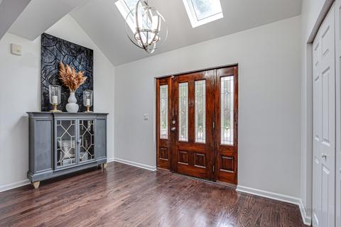 1596 E Algonquin Rd, Des Plaines, IL 60016 photo 2