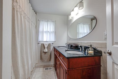 1596 E Algonquin Rd, Des Plaines, IL 60016 photo 14