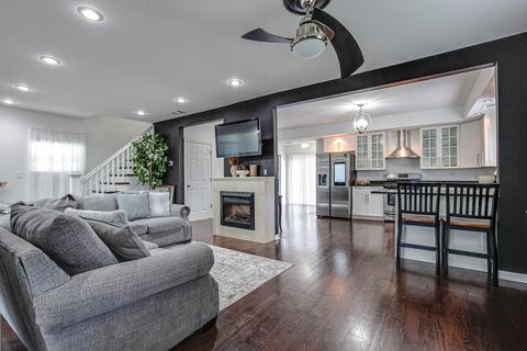 1596 E Algonquin Rd, Des Plaines, IL 60016 photo 5