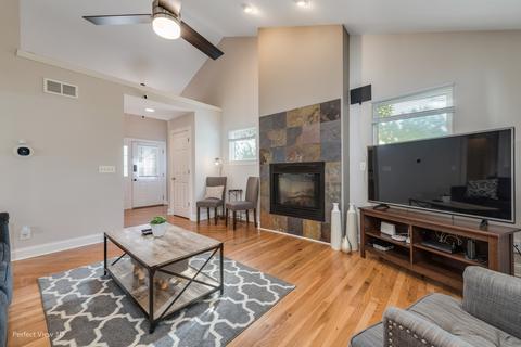 10403 Wilmette Ave, Algonquin, IL 60102 photo 3