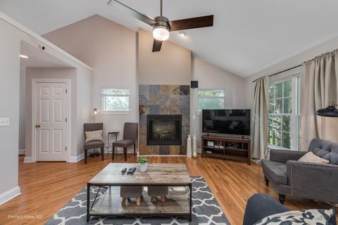 10403 Wilmette Ave, Algonquin, IL 60102 photo 4
