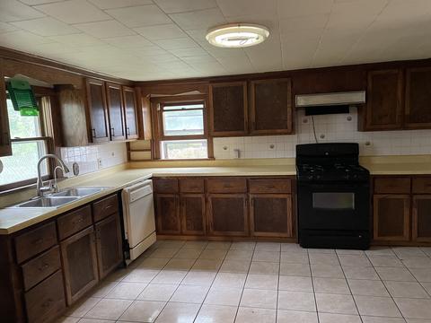 351 Marengo Rd, Harvard, IL 60033 photo 4