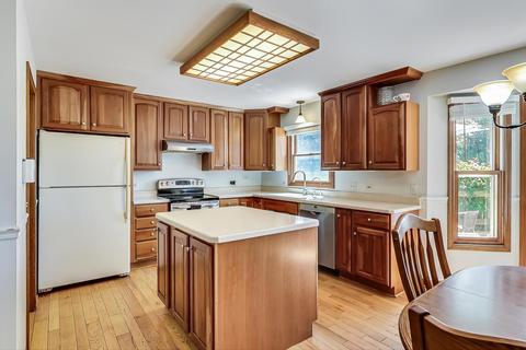 230 Gingerbrook Ln, Bartlett, IL 60103 photo 6