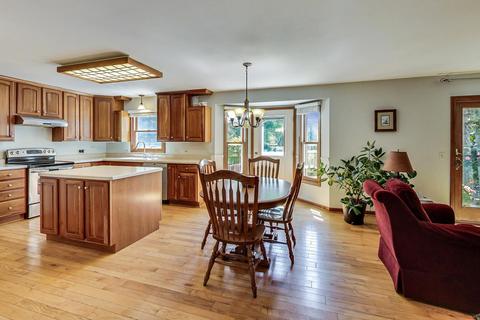 230 Gingerbrook Ln, Bartlett, IL 60103 photo 7