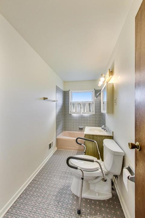 139 Michael Mnr, Glenview, IL 60025 photo 23