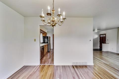139 Michael Mnr, Glenview, IL 60025 photo 9