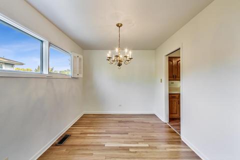 139 Michael Mnr, Glenview, IL 60025 photo 8