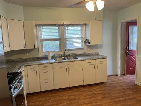 1410 Prospect Ave, Peru, IL 61354 photo 9