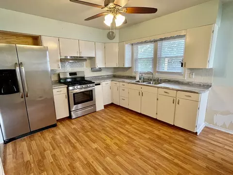 1410 Prospect Ave, Peru, IL 61354 photo 4