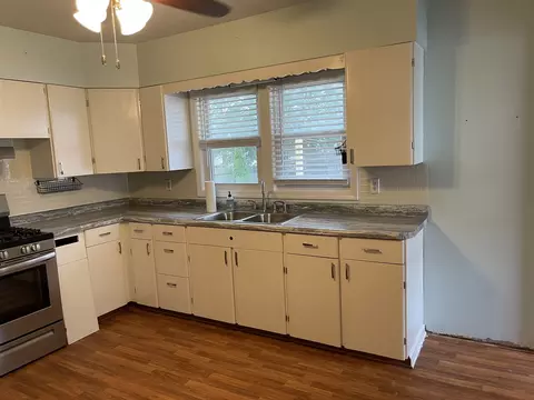1410 Prospect Ave, Peru, IL 61354 photo 10