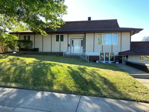 1420 West St, Peru, IL 61354 photo 1