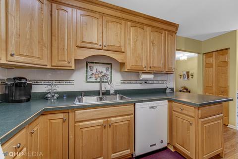 2030 W Alder Dr, Hoffman Estates, IL 60192 photo 4