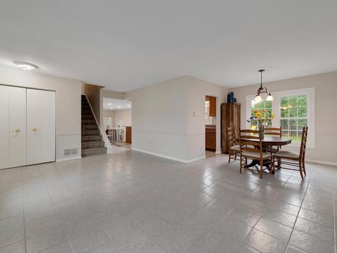 1835 Shetland Dr, Wheaton, IL 60189 photo 4