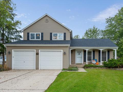 1835 Shetland Dr, Wheaton, IL 60189 photo 1