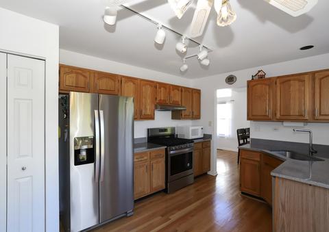 1380 Branden Ln, Bartlett, IL 60103 photo 5
