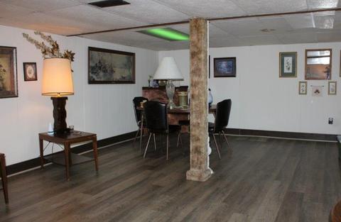 527 E High St, Morrison, IL 61270 photo 18