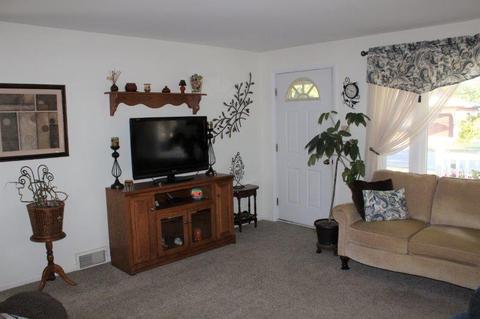 527 E High St, Morrison, IL 61270 photo 3
