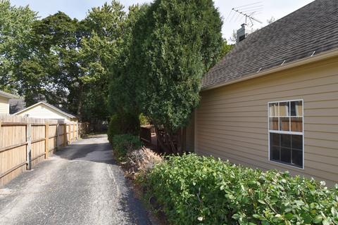 313 E State St, Geneva, IL 60134 photo 19