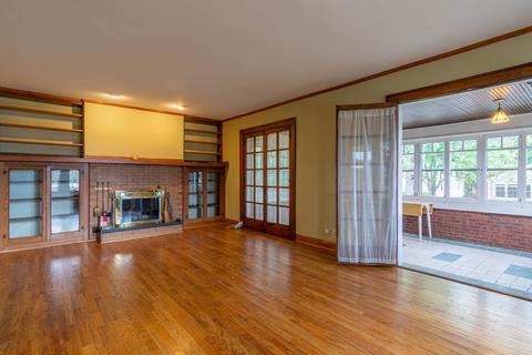 4 S Crystal St, Elgin, IL 60123 photo 4