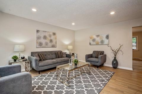 209 S Mill Rd, Addison, IL 60101 photo 2