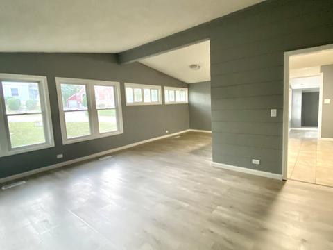 57 Crescent St, Elgin, IL 60123 photo 6