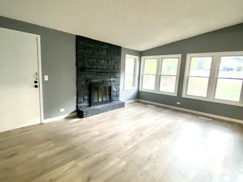 57 Crescent St, Elgin, IL 60123 photo 4