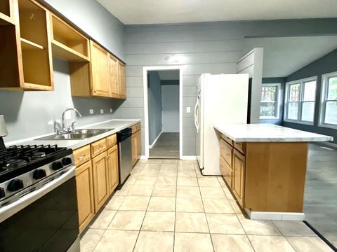 57 Crescent St, Elgin, IL 60123 photo 9