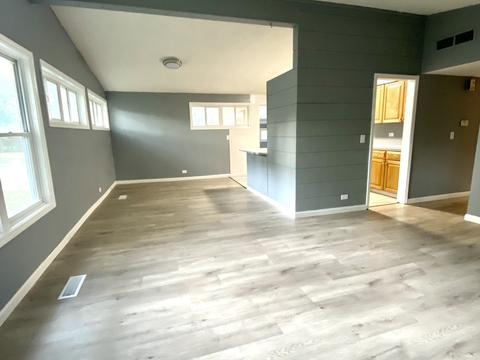 57 Crescent St, Elgin, IL 60123 photo 5