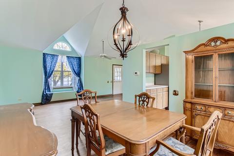 1935 Gleneagle Cir, Elgin, IL 60123 photo 7