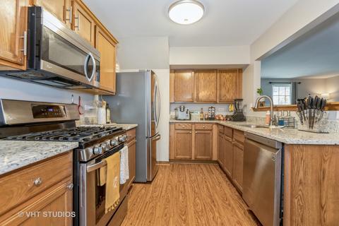 980 Symphony Dr, Aurora, IL 60504 photo 5