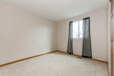 980 Symphony Dr, Aurora, IL 60504 photo 8
