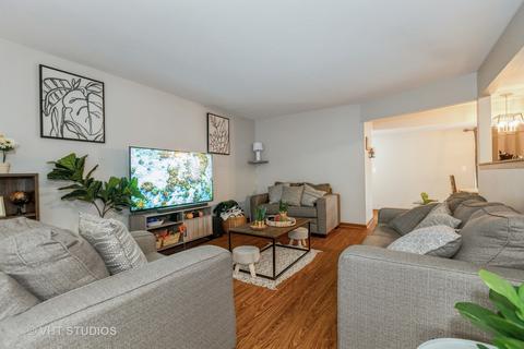 980 Symphony Dr, Aurora, IL 60504 photo 2