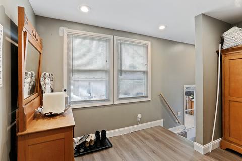 930 Greenview Ave, Des Plaines, IL 60016 photo 15