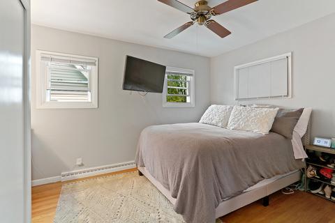 930 Greenview Ave, Des Plaines, IL 60016 photo 9