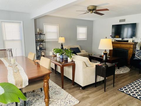 930 Greenview Ave, Des Plaines, IL 60016 photo 2
