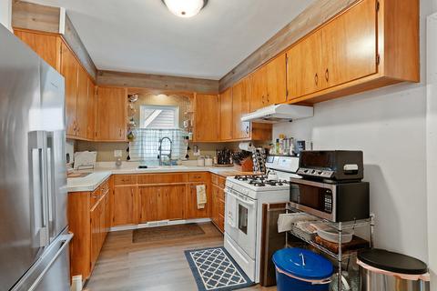 930 Greenview Ave, Des Plaines, IL 60016 photo 8