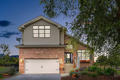 3807 Stone Oaks Dr, Kankakee, IL 60901 photo 2
