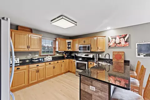 3807 Stone Oaks Dr, Kankakee, IL 60901 photo 9