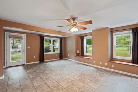 105 S Adams St, Philo, IL 61864 photo 6