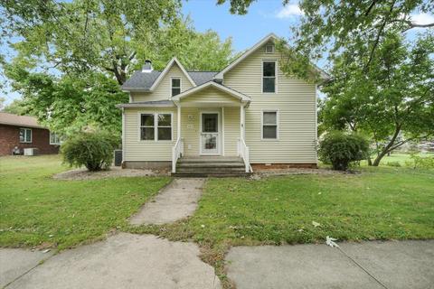 105 S Adams St, Philo, IL 61864 photo 2