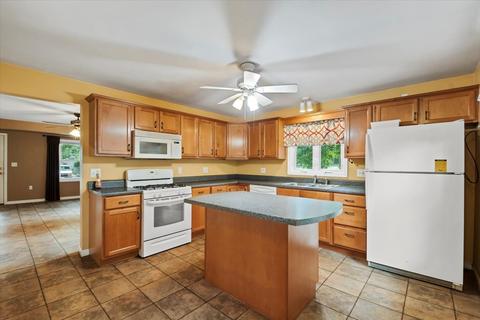 105 S Adams St, Philo, IL 61864 photo 9