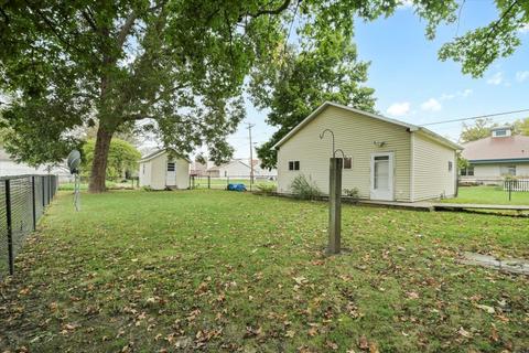 105 S Adams St, Philo, IL 61864 photo 5