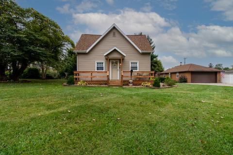 507 E Cherry St, Le Roy, IL 61752 photo 2